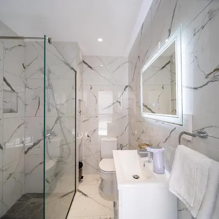 Apartament Hiddengems Residences 202 - The Lxr Penthouse - Pool & Steps To