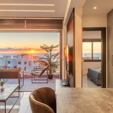 Hiddengems Residences 202 - The Lxr Penthouse - Pool & Steps To * Pafos