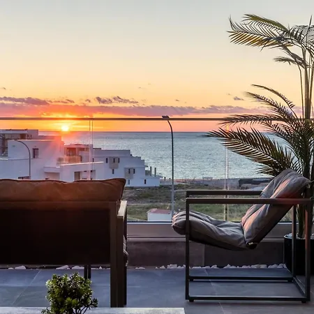Διαμέρισμα Hiddengems Residences 202 - The Lxr Penthouse - Pool & Steps